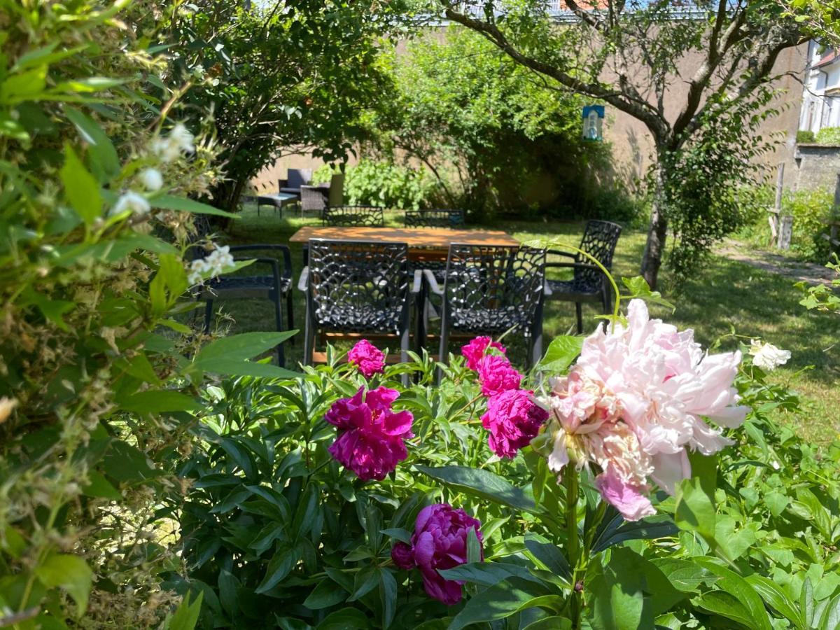 Chambre Privee Vue Sur Le Jardin Proche Centre Ville Besancon Bagian luar foto