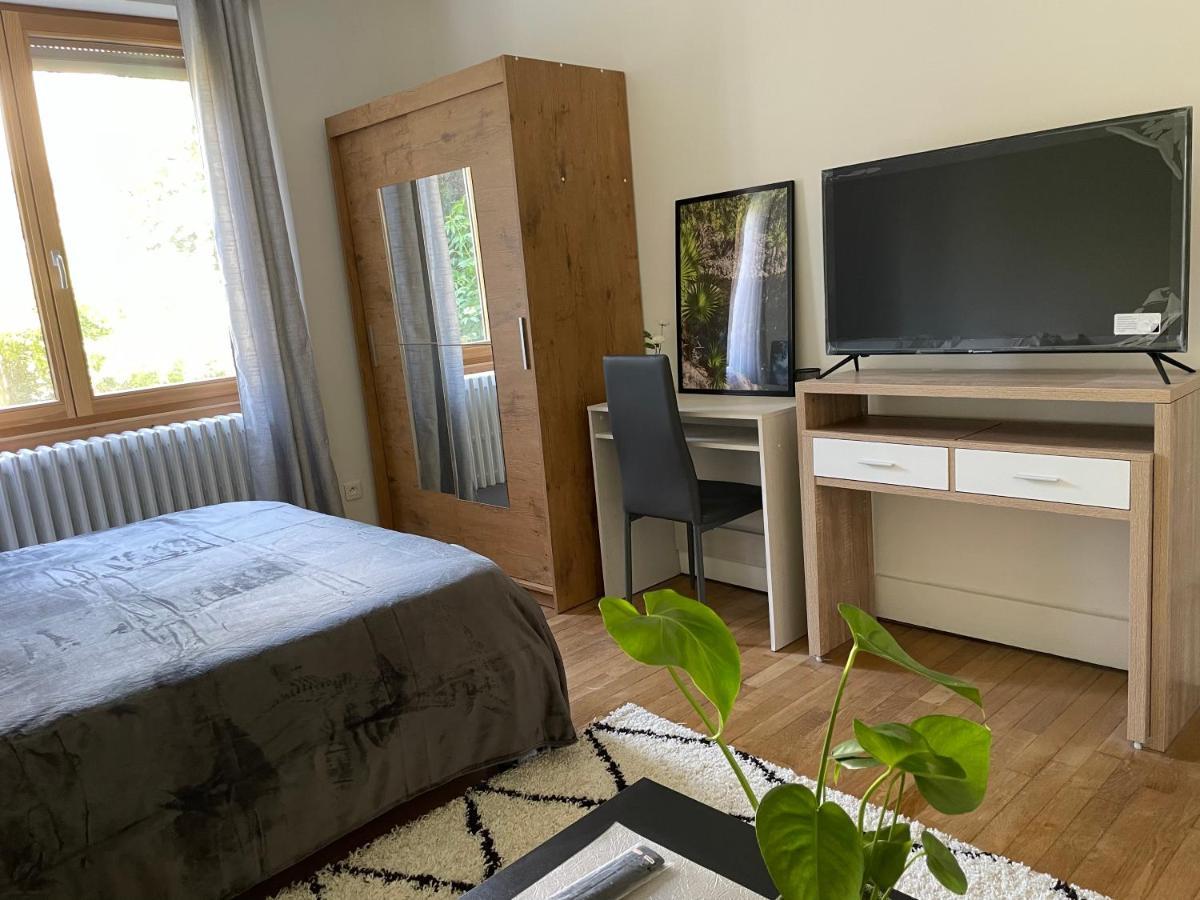 Chambre Privee Vue Sur Le Jardin Proche Centre Ville Besancon Bagian luar foto