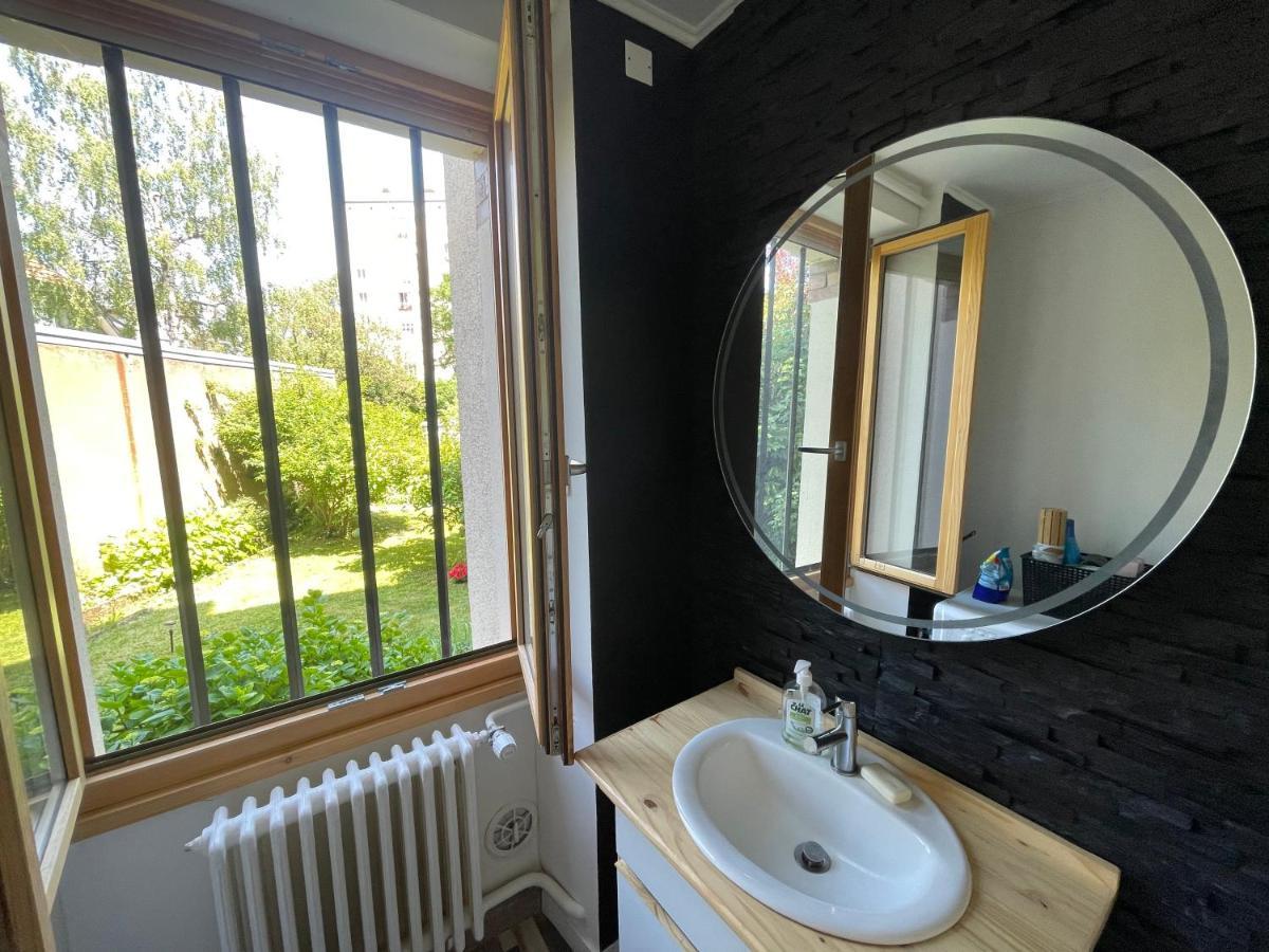 Chambre Privee Vue Sur Le Jardin Proche Centre Ville Besancon Bagian luar foto
